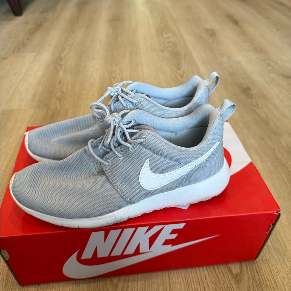 Nike Roshe One Wolf Gray Sneakers